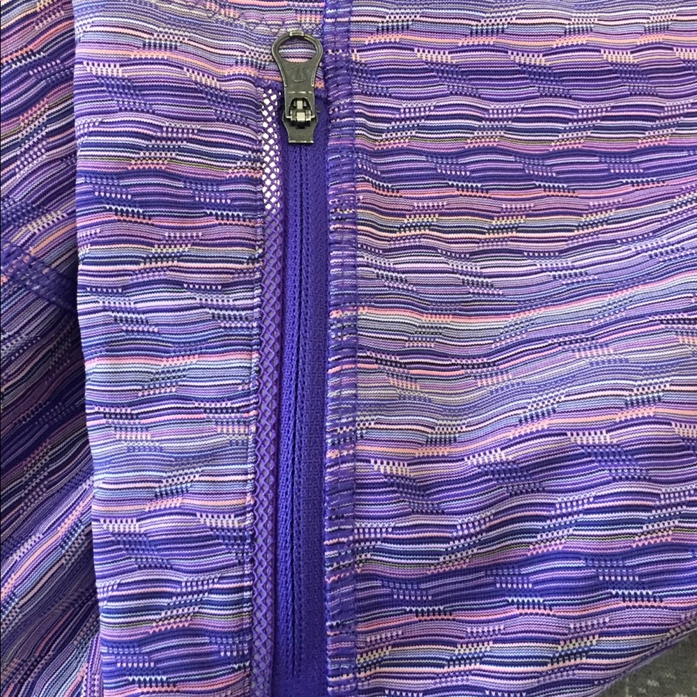 LULULEMON ,Purple stripes leggings (6)w/mesh - Picture 14 of 16